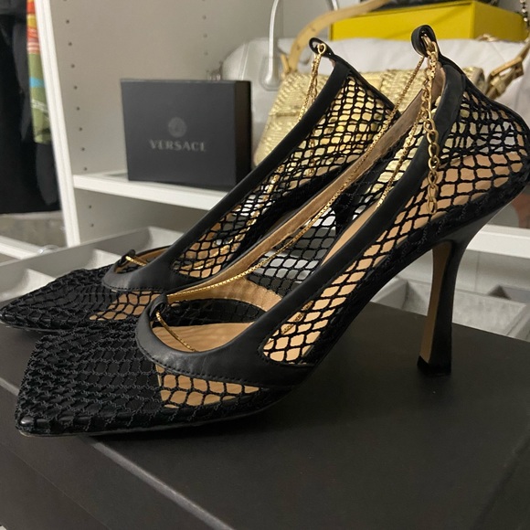 Bottega Veneta Black Stretch pumps! - Picture 2 of 4